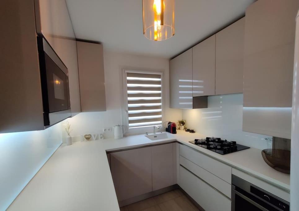 App 5 Pers, Parking, 3Mn Rer A, 40 Mn Du Centre De Paris, Cergy Le Haut Apartment Luaran gambar
