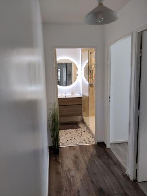 App 5 Pers, Parking, 3Mn Rer A, 40 Mn Du Centre De Paris, Cergy Le Haut Apartment Luaran gambar