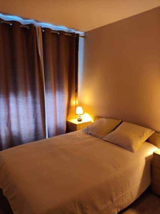 App 5 Pers, Parking, 3Mn Rer A, 40 Mn Du Centre De Paris, Cergy Le Haut Apartment Luaran gambar