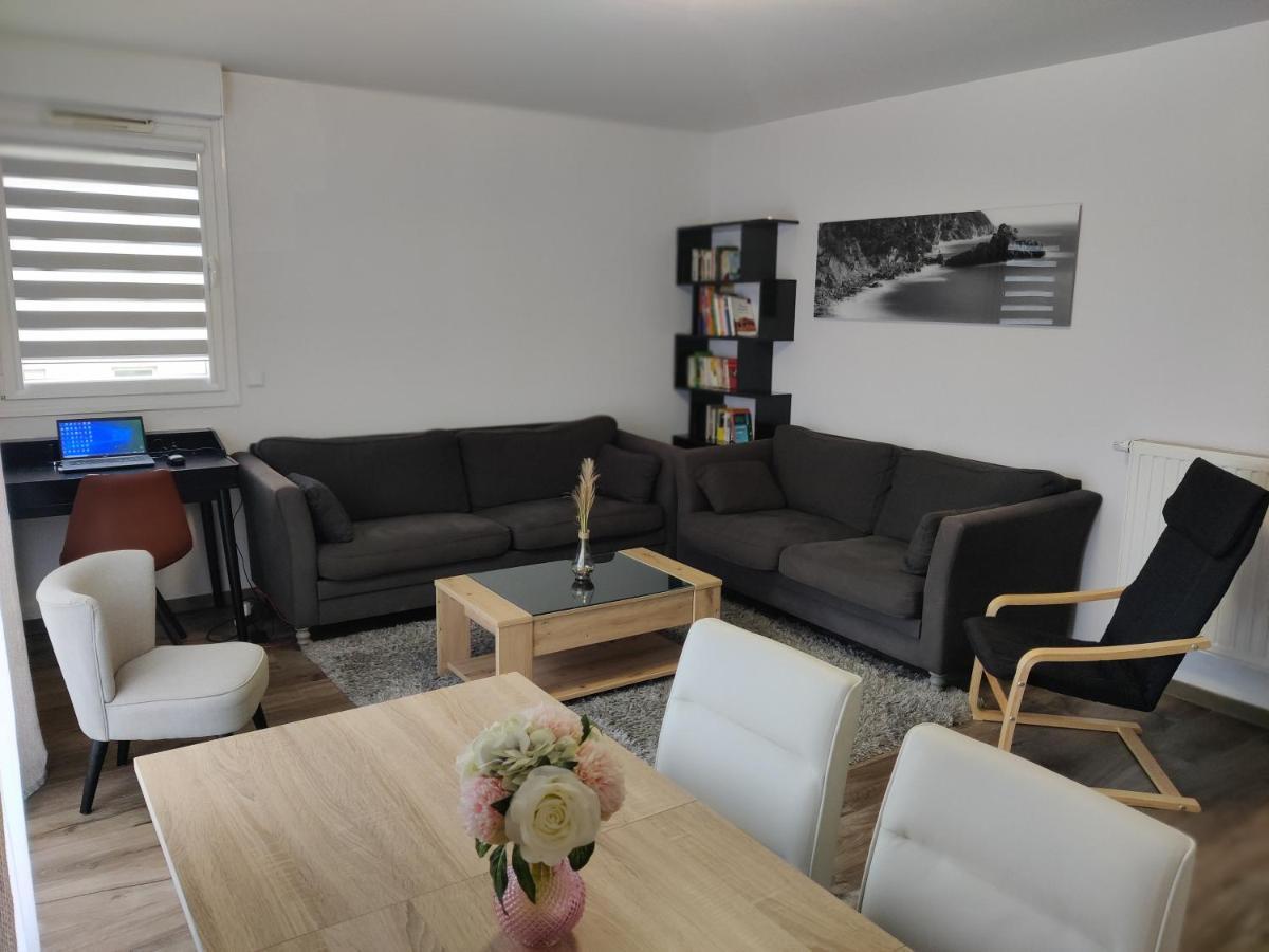 App 5 Pers, Parking, 3Mn Rer A, 40 Mn Du Centre De Paris, Cergy Le Haut Apartment Luaran gambar